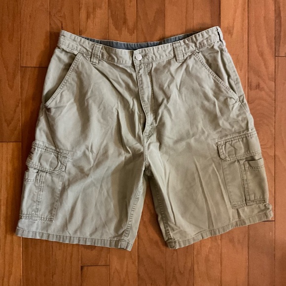 Wrangler Est 1947 100% Cotton Multi Pocket Men’s Zipper 🪰 Cargo Shorts! - Picture 2 of 5